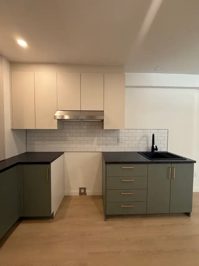 Superbe 2 1/2, Limoilou, wifi, RÉNOVÉ À NEUF! PROMO - Photo 3