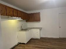 Superbe grand 3 1/2 2e étage Saint-Sauveur juillet - Photo 2