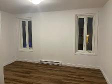 Superbe grand 3 1/2 2e étage Saint-Sauveur juillet - Photo 8