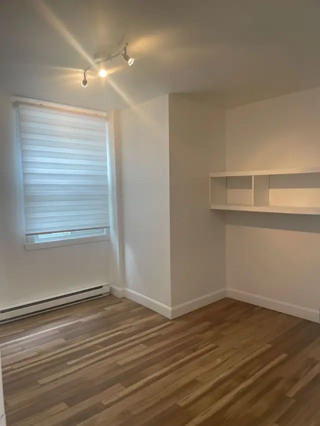 Très grand 5 1/2 Saint-Sauveur, Rénové, Libre - Photo 9