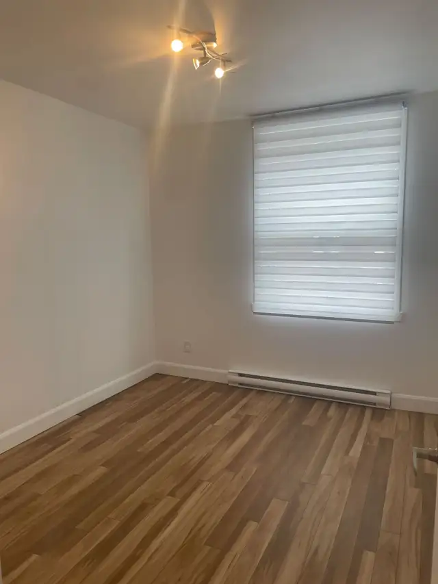 Très grand 5 1/2 Saint-Sauveur, Rénové, Libre - Photo 10