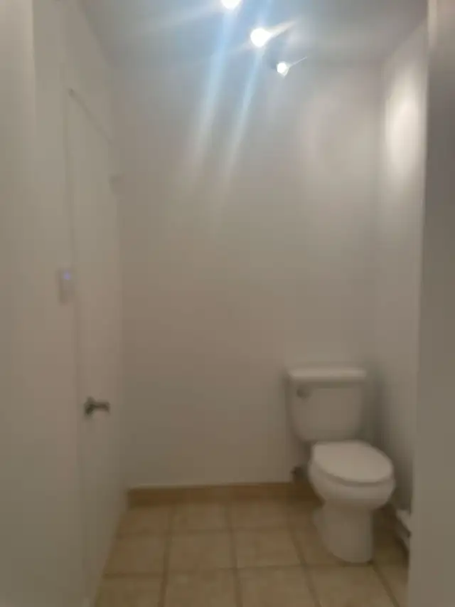 Très grand 5 1/2 Saint-Sauveur, Rénové, Libre - Photo 14