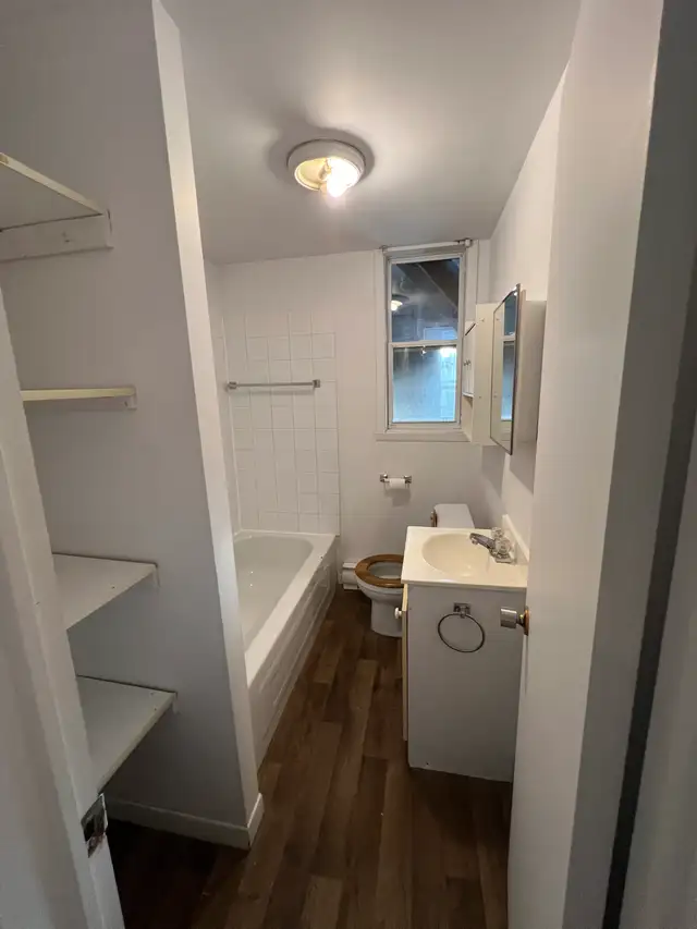 Très beau grand 3 1/2, Limoilou 1er étage Juillet - Photo 6