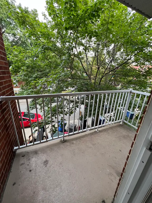 Très beau grand 3 1/2, Limoilou 1er étage Juillet - Photo 9