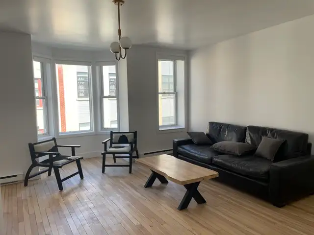 Super grand 7 1/2 rénové et meublé Libre PROMO - Photo 9