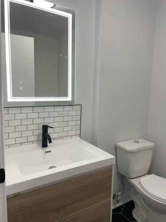 Super grand 7 1/2 rénové et meublé Libre PROMO - Photo 17