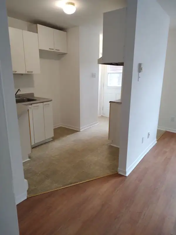 Très beau grand 3 1/2 Montmorency Juillet - Photo 2