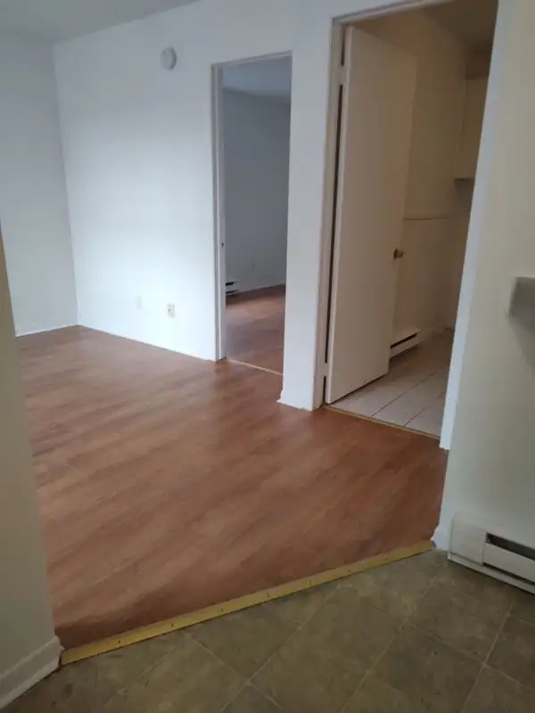 Très beau grand 3 1/2 Montmorency Juillet - Photo 4