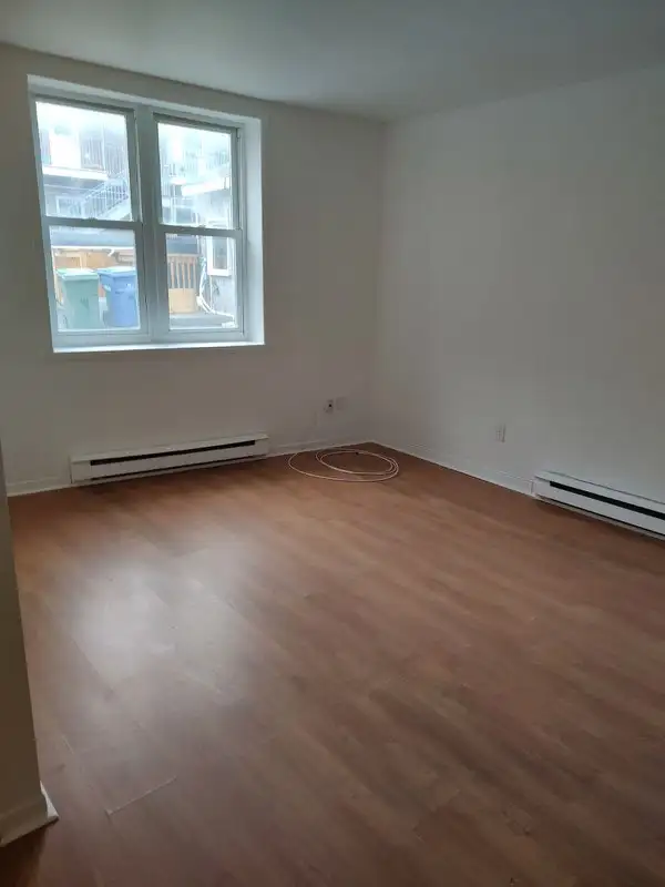 Très beau grand 3 1/2 Montmorency Juillet - Photo 7