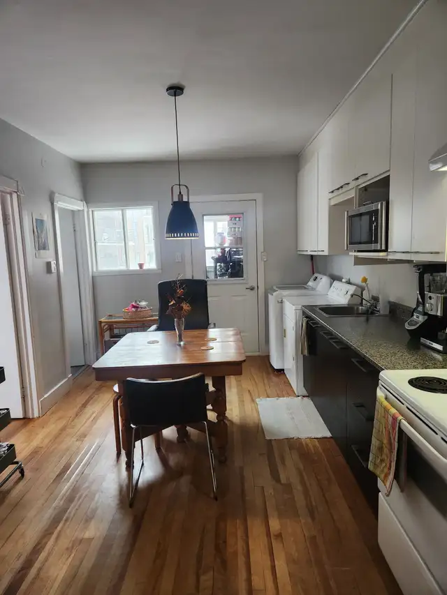 Beau grand 4 1/2, Ste-Foy 1er étage LIBRE Frais peint ! - Photo 2