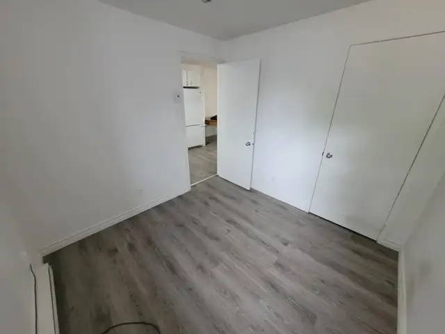 Très beau 4 1/2, Limoilou, demi sous-sol Rénové JUILLET - Photo 5