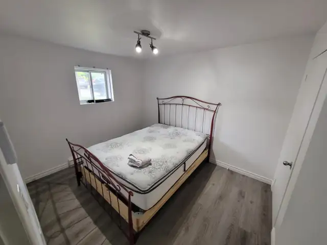 Très beau 4 1/2, Limoilou, demi sous-sol Rénové JUILLET - Photo 9