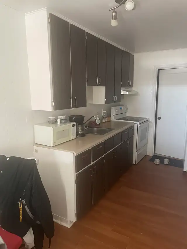 Beau 3 1/2, Ste-Anne-de-Beaupré, Rez-de-chaussé, Juillet