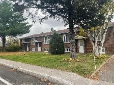 Beau grand 4 1/2 sur 2 étage, Beauport, WIFI