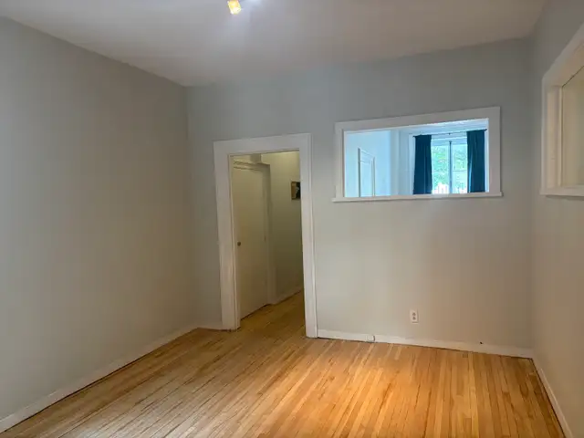 Très beau grand 3 1/2, Vieux-Port Libre MEUBLÉ - Photo 4