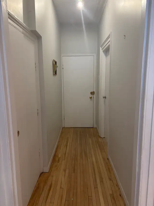 Très beau grand 3 1/2, Vieux-Port Libre MEUBLÉ - Photo 8