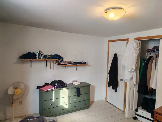 Beau grand 4 1/2, St-Saveur, parking Juillet - Photo 5