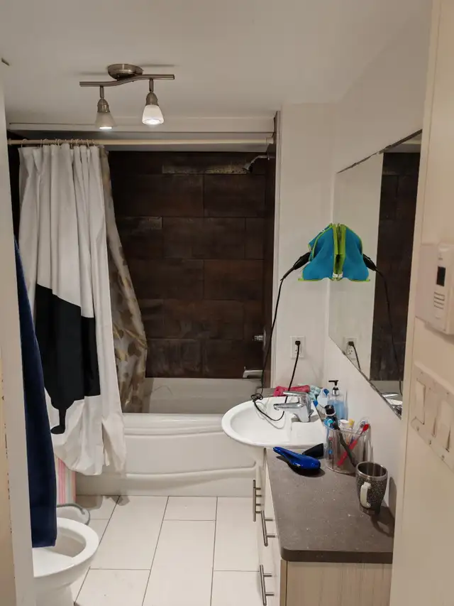 Beau grand 4 1/2, St-Saveur, parking Juillet - Photo 6