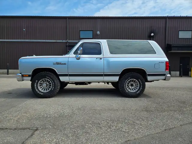 1988 Dodge Ram Charger 4X4 / 318ci Rare ! - Photo 4