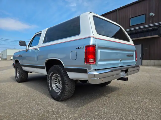1988 Dodge Ram Charger 4X4 / 318ci Rare ! - Photo 5