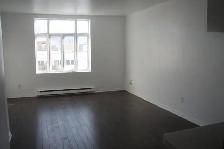 Superbe grand 4 1/2, 3e étage St-Sauveur Électro Juillet - Photo 4