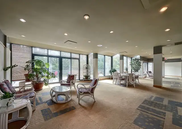 Superbe condo 3 1/2, collé sur le Mont-Sainte-Anne, Meublé - Photo 15