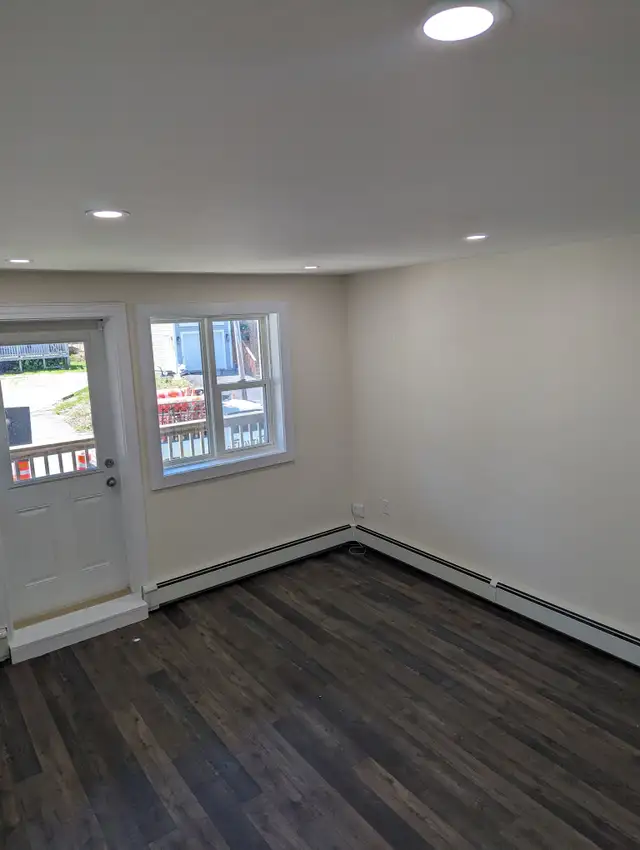 Fairview 1BR|Unit 4 - Private Balcony - Aug 1st - Heat/Water Inc
