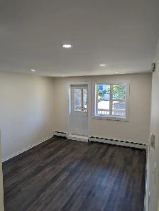Fairview 1BR|Unit 4 - Private Balcony - Aug 1st - Heat/Water Inc - Photo 4