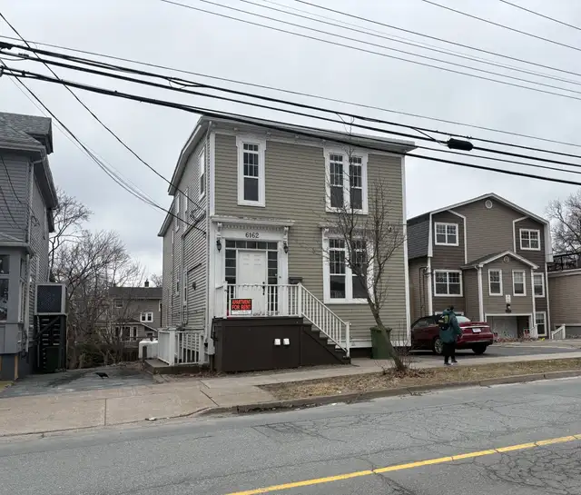 26-039 7-bedroom home in the South End. Great for students! - Photo 18