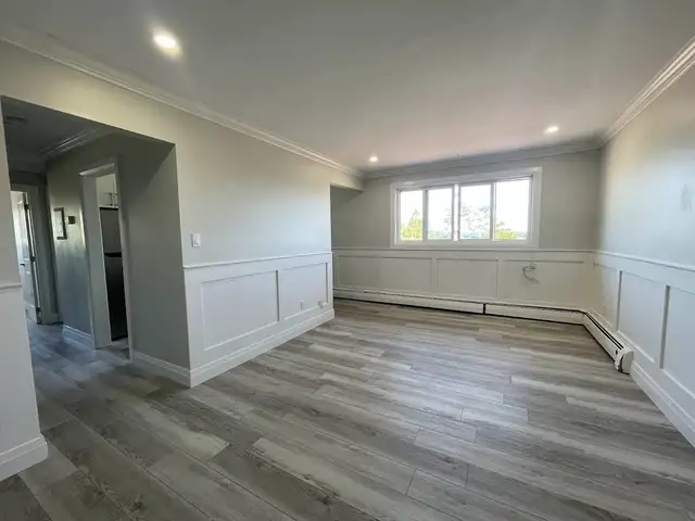 Spacious 2-Bedroom Apartment with River View - Photo 3