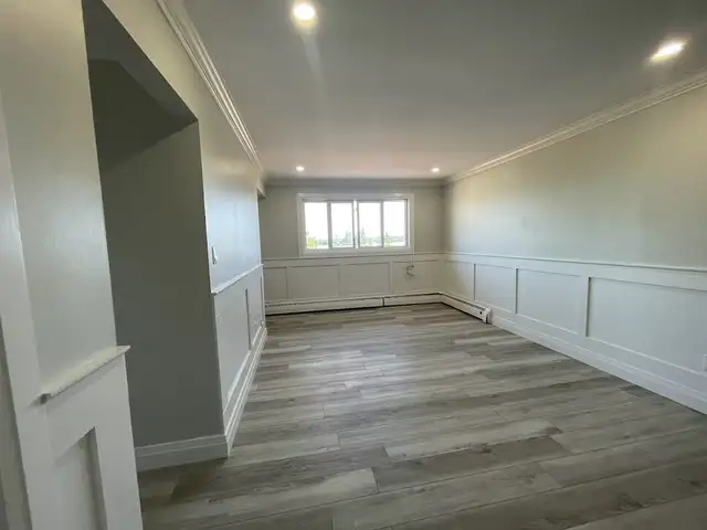 Spacious 2-Bedroom Apartment with River View - Photo 4