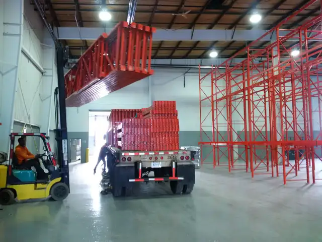 PALLET RACKING - Photo 2