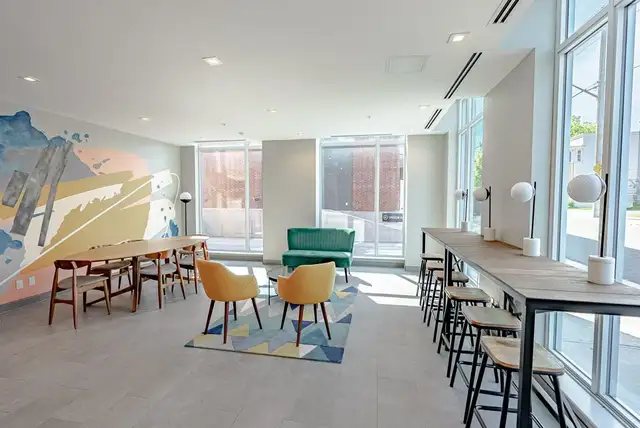 Hintonburg Connection: Extra Large 2-Bedroom Apartment - Photo 14