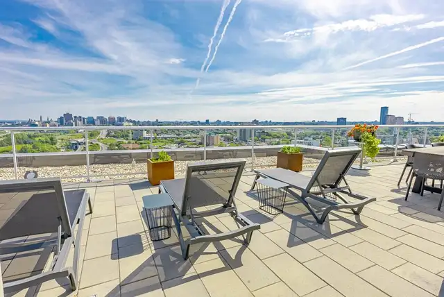 Hintonburg Connection: Extra Large 2-Bedroom Apartment - Photo 15