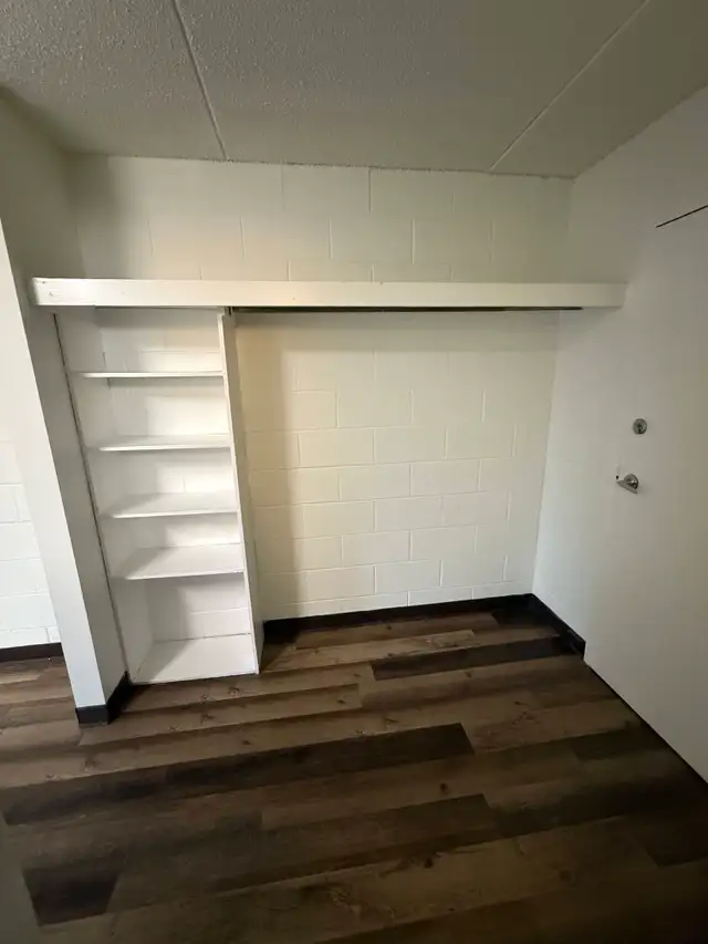 RENOVATED - BACHELOR UNITS - Photo 5