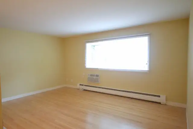 Remodeled 2BR, Open and Bright in Corydon Village! - Photo 3