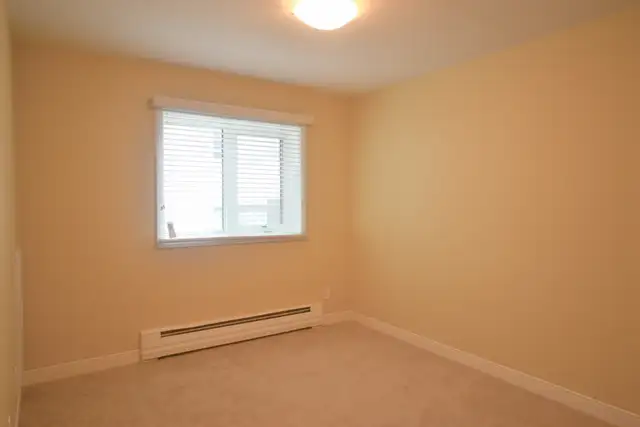 Remodeled 2BR, Open and Bright in Corydon Village! - Photo 5