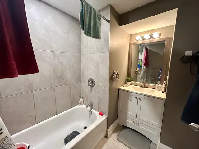 NORTH END Spacious 1 Bed Plus Den Apartment! - Photo 7