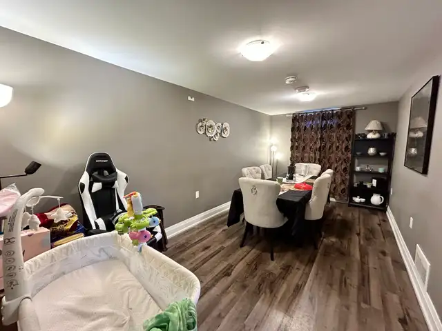 NORTH END Spacious 1 Bed Plus Den Apartment! - Photo 9