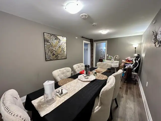 NORTH END Spacious 1 Bed Plus Den Apartment! - Photo 10