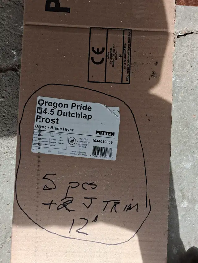 Vinyl Siding and Aluminum Fascia/Soffit - Photo 4