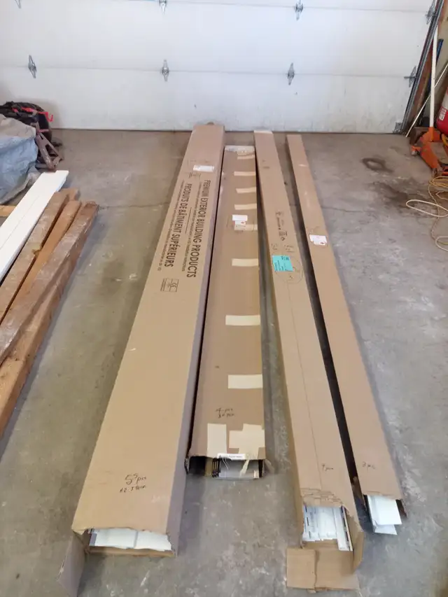 Vinyl Siding and Aluminum Fascia/Soffit - Photo 7