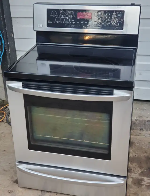 Lg Smooth Top Stove - Stainless steel, Digital controls - Photo 2