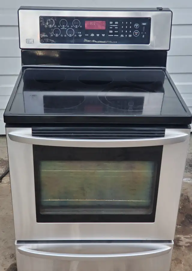 Lg Smooth Top Stove - Stainless steel, Digital controls - Photo 3