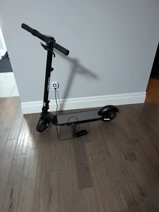 Like New iZip Wave Adult Electric Scooter For Sale - Photo 2