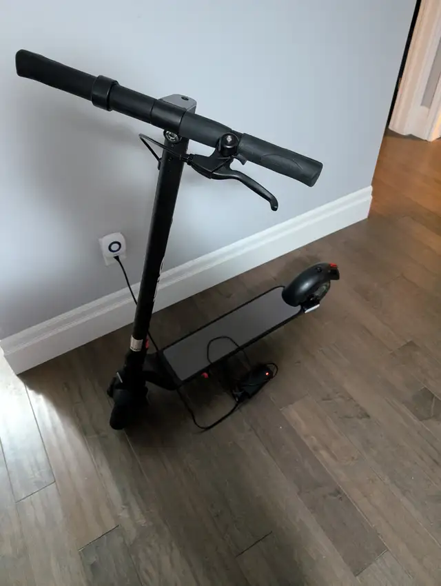 Like New iZip Wave Adult Electric Scooter For Sale - Photo 3