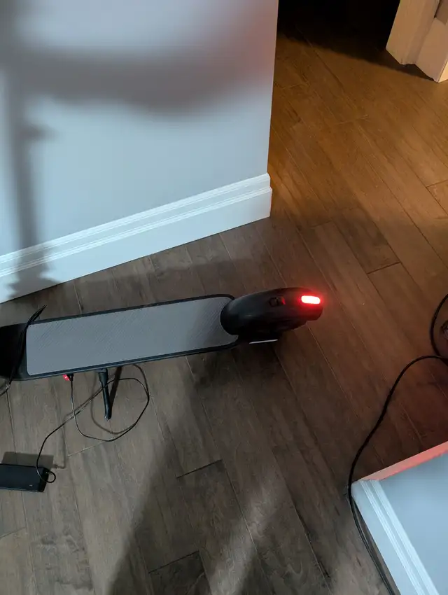 Like New iZip Wave Adult Electric Scooter For Sale - Photo 6