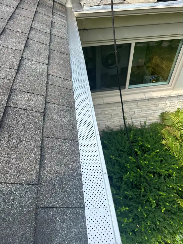 Window Cleaning | Gutter / Eavestrough cleaning- Discounts! - Photo 8