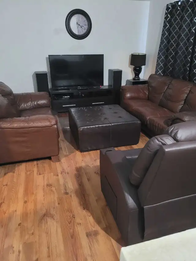 5 BR Full House - Whitehorn - Avail Apr 30 - Photo 2