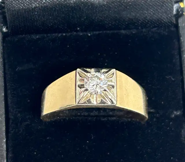 Men’s Vintage Solitaire Diamond Ring - Photo 7